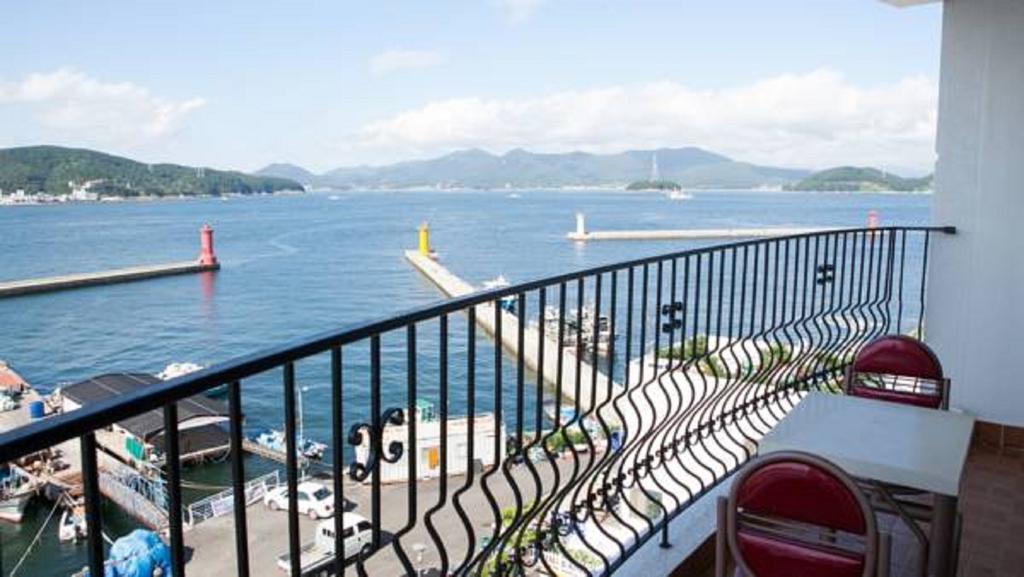 Tongyeong Bay Condo Hotel Dış mekan fotoğraf