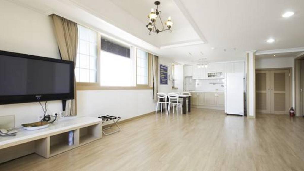 Tongyeong Bay Condo Hotel Dış mekan fotoğraf